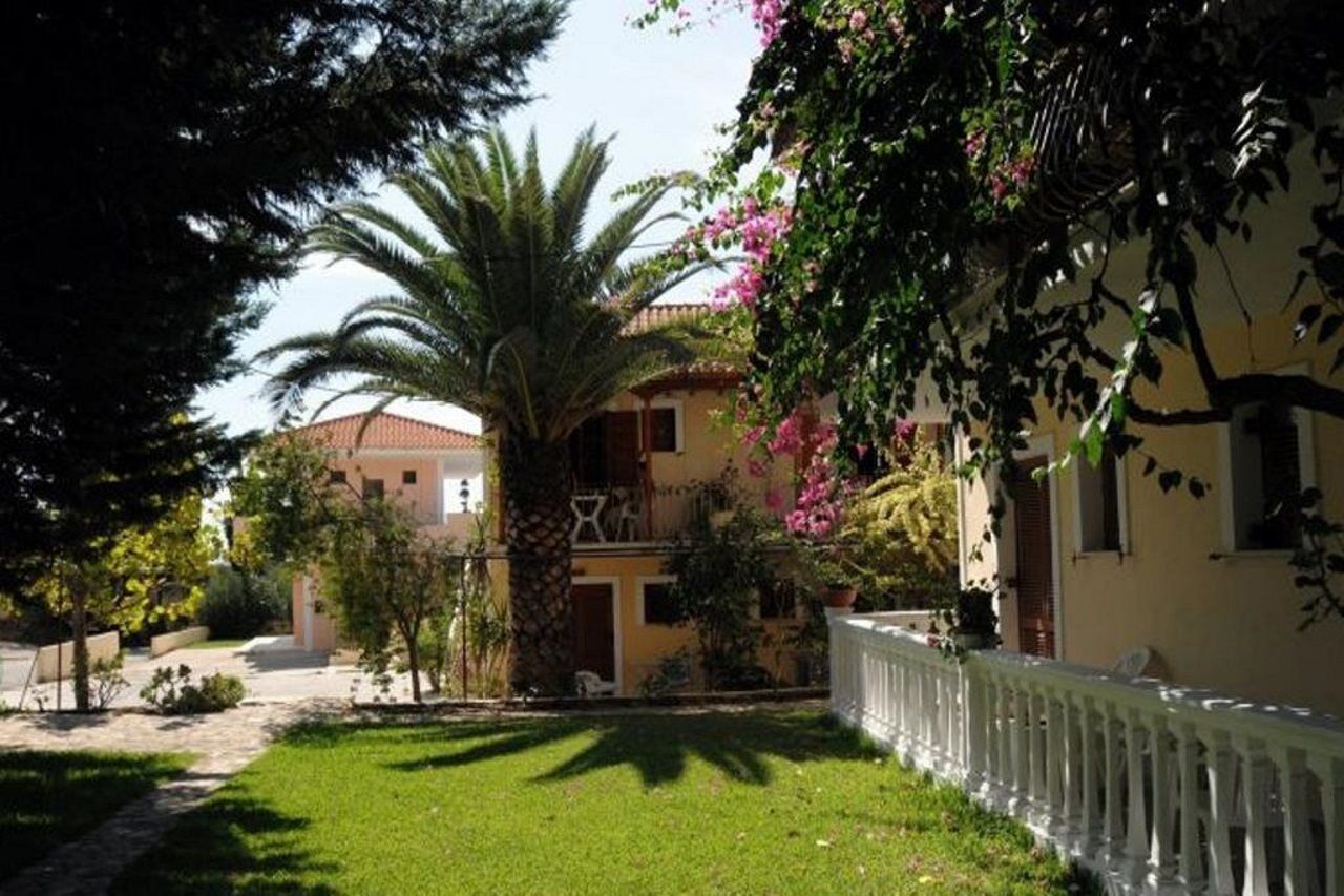 Helena'S Studios Livathos  Buitenkant foto
