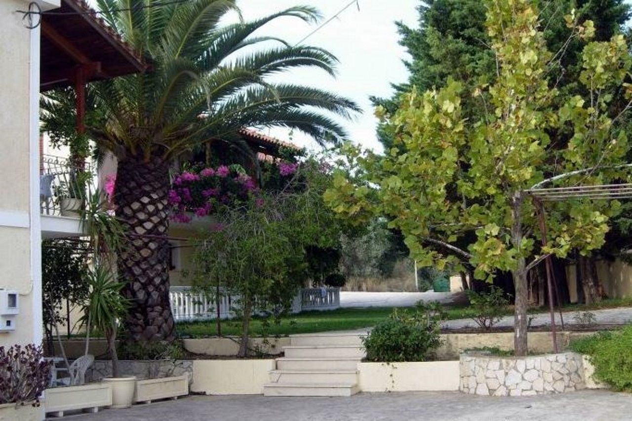 Helena'S Studios Livathos  Buitenkant foto